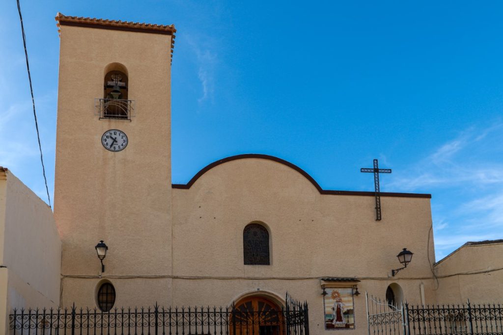 Fachada De la Iglesia Santiago Apóstol